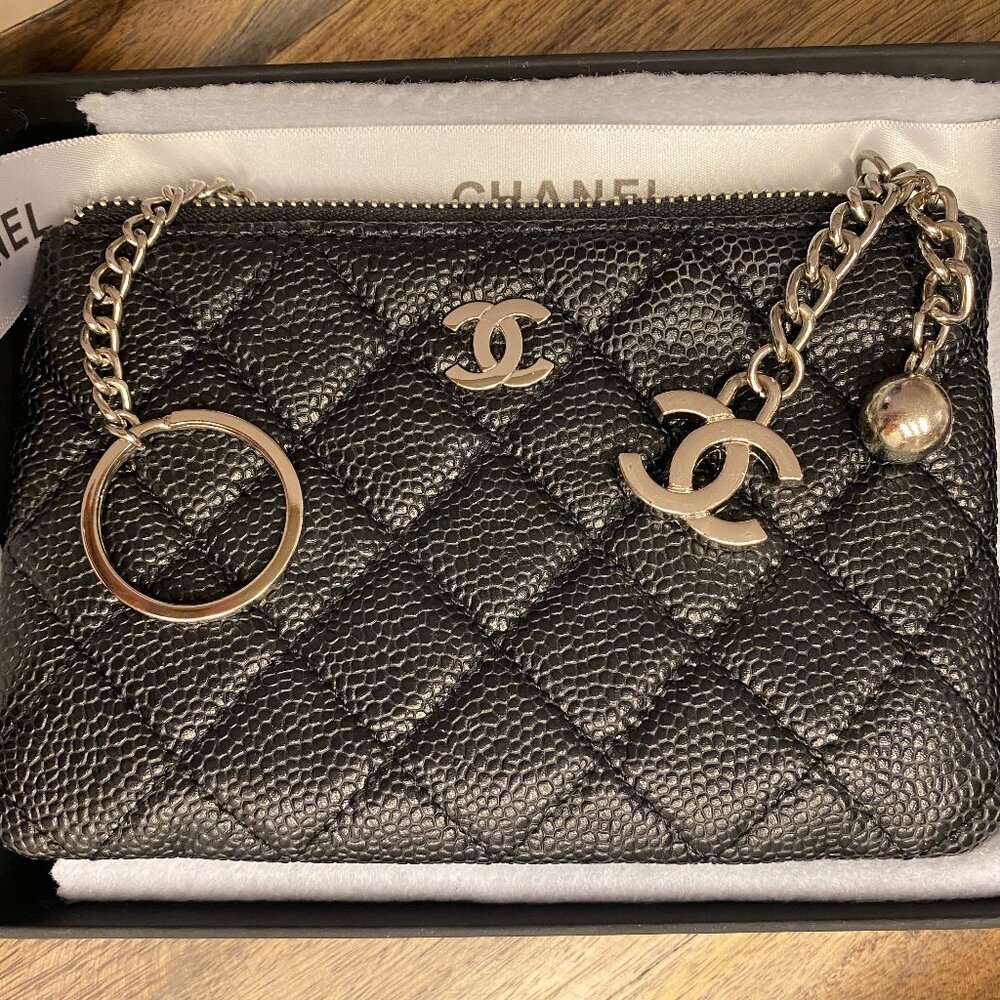 CHANEL black quilted caviar zip wallet